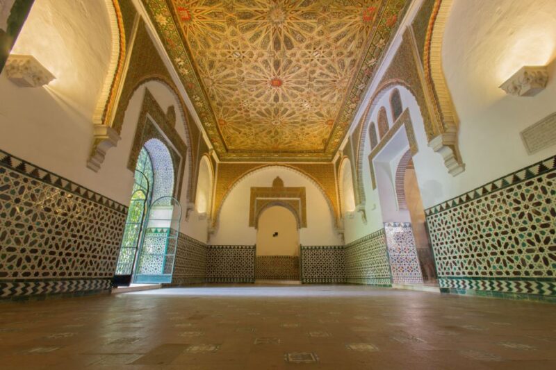 Seville: Alcázar Fast-Track Access with Guided Tour - Meeting Points and Tour Logistics