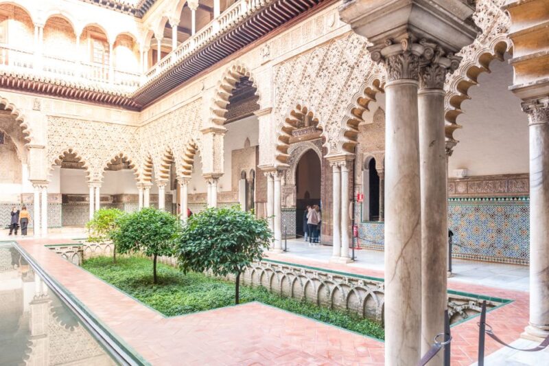 Seville: Alcázar Guided Tour - The Beauty of the Alcázar Gardens