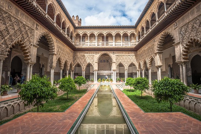 Seville & Alcazar Skip the Line from Cadiz Port (Cruisers Only) - Exploring Seville’s Santa Cruz Neighborhood with a Guided Walk