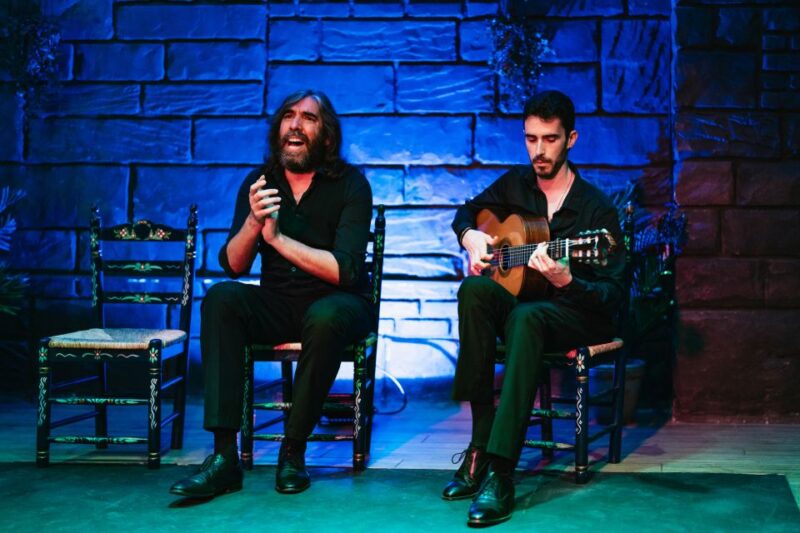 Seville: Baraka Sala Flamenca Show with Drink in Triana - The Included Drink and Venue Atmosphere