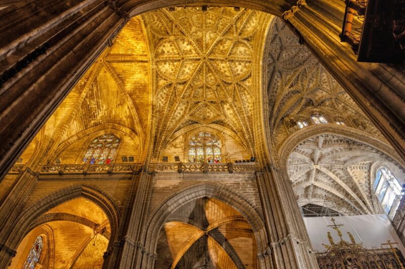 Seville: Cathedral & Alcázar Guided Tour with River Cruise - Scenic Guadalquivir River Cruise with Multilingual Narration