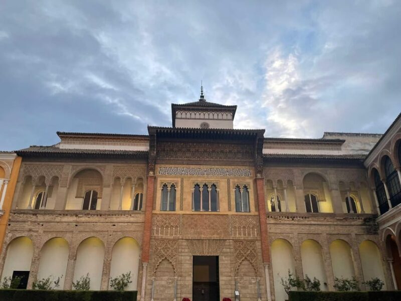 Seville: Cathedral & Alcázar Guided Tour with River Cruise - Logistics: Meeting Point and Tour Flow