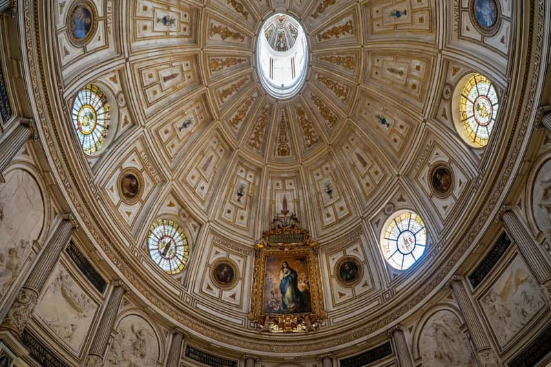 Seville: Cathedral and Giralda Guided Tour with Tapas - Who Will Appreciate This Tour Most?