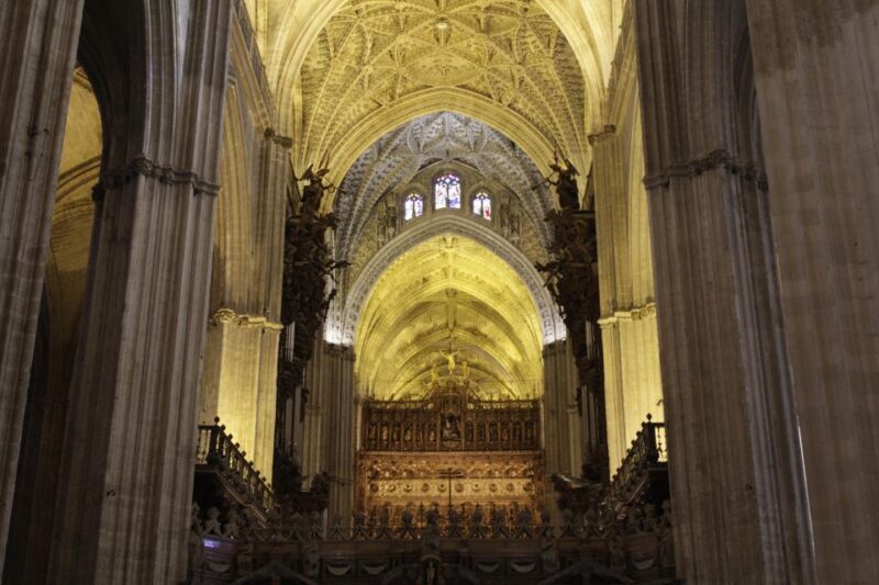 Seville: Cathedral and Giralda Skip-the-line Guided Tour - Practical Details: Group Size, Accessibility, and Flexibility