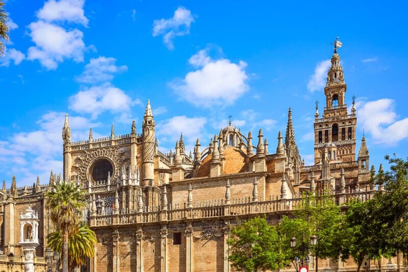 Seville: Cathedral and La Giralda Entry Ticket - Enhancing Your Visit with an Audio Guide