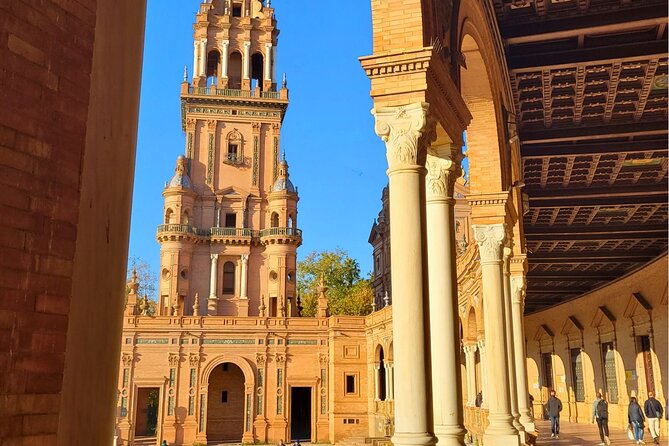 Seville Cathedral and La Giralda Entry Ticket with Audio Guide - Climbing La Giralda: The Tower with panoramic views
