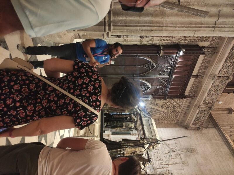Seville: Cathedral, Giralda, and Alcazar Guided Tour - The Experience at the Giralda Tower and Cathedral Interior