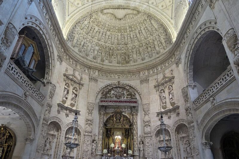 Seville: Cathedral & Giralda Guided Tour with Entry Tickets - Physical Requirements and Accessibility