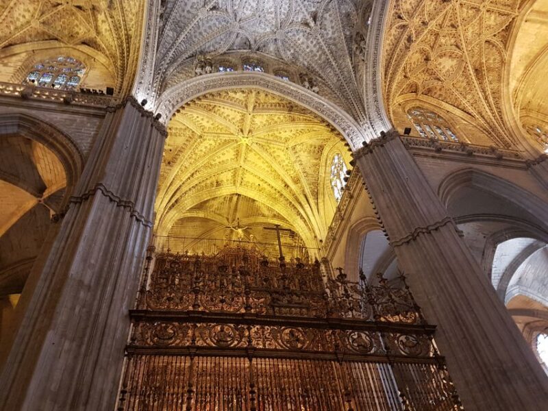 Seville Cathedral & Giralda Private Tour including tickets - Exploring the Gothic Architecture of the Cathedral