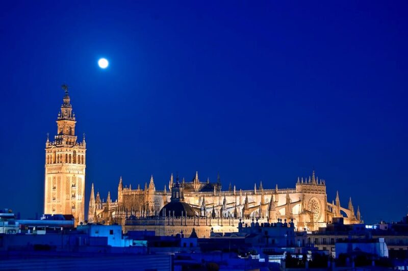 Seville: Cathedral of Seville Guided Night Tour & Light Show - Exploring Seville’s Gothic Masterpiece at Night for $51