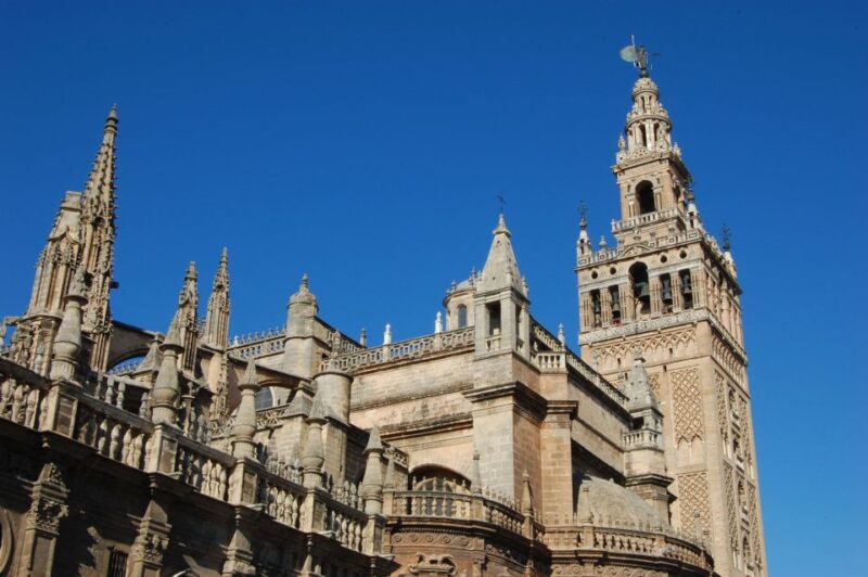 Seville: Cathedral & Real Alcazar Private Tour with tickets - Discover the 11th-Century Royal Alcazar