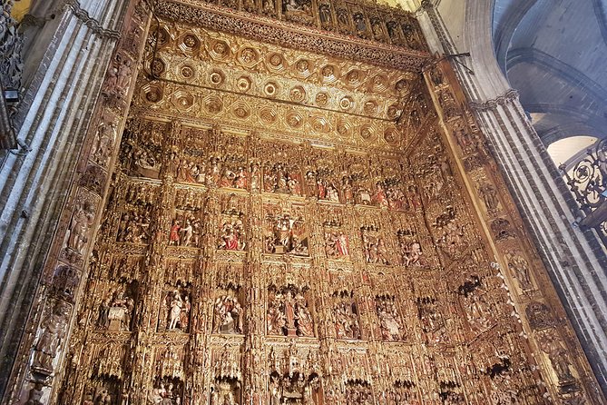 Seville Cathedral Tour including tickets and skip the line entry - The Experience of the Guides and Crowd Management