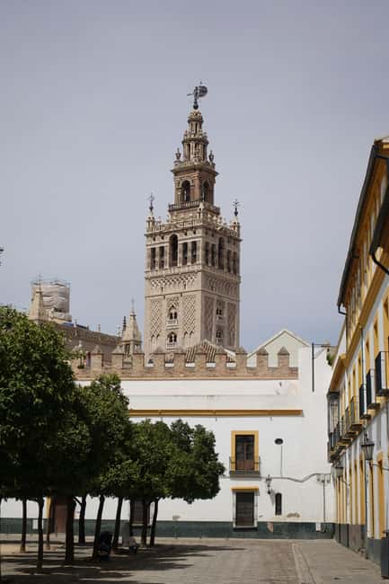 Seville: City Highlights & Royal Alcázar Tour From Outside - Discover Seville’s Main Highlights with a Relaxed 2.5-Hour Tour