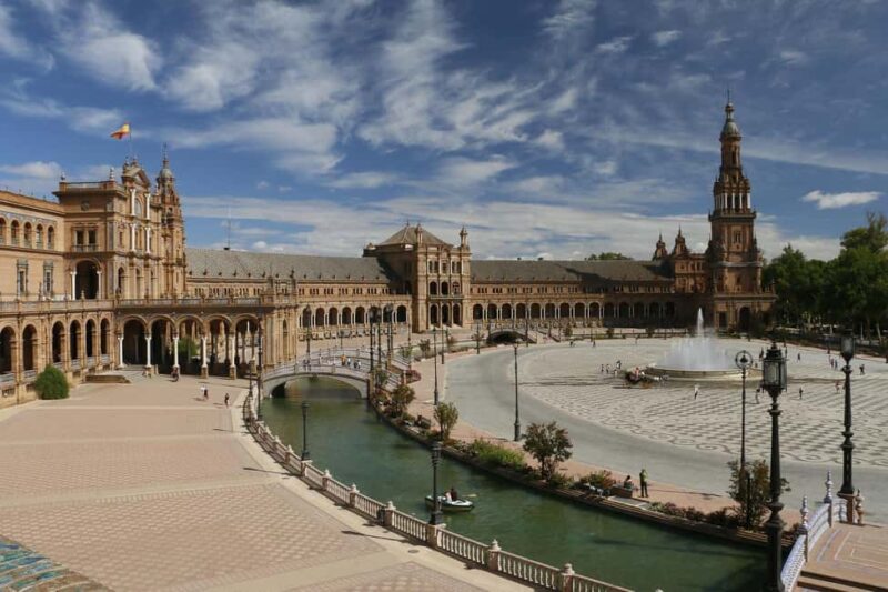 Seville city tour including visit to Triana Neighborhood - Marveling at Seville Cathedral and the Giralda Tower