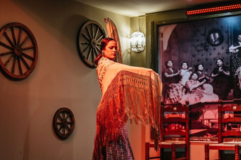 Seville: Flamenco Show with Andalusian Dinner at La Cantaora - Unique Atmosphere and Audience Engagement