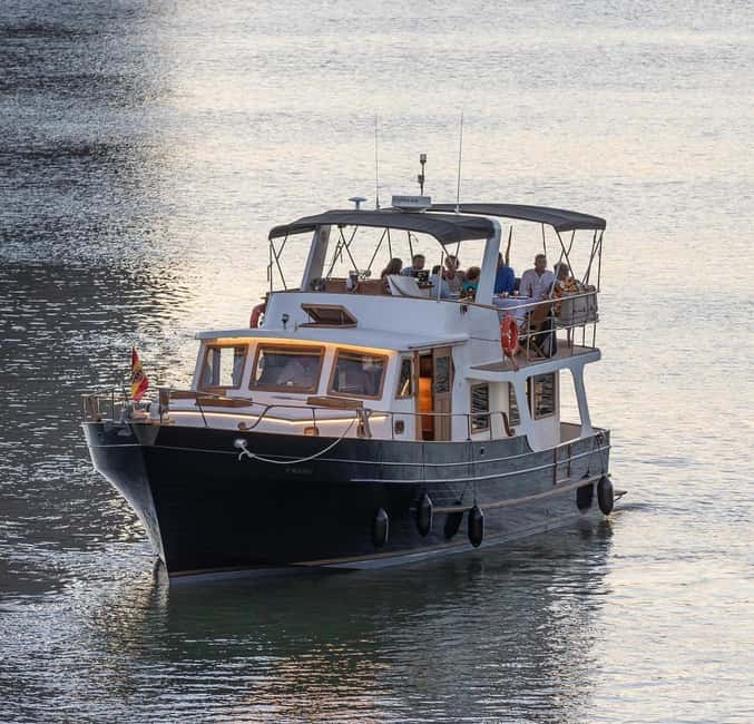 Seville: Flamenco Yacht Cruise with Tapas and Drinks - Inside the Yacht: Comfort and Style