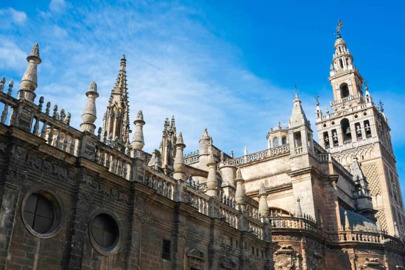 Seville Guided Tour: Cathedral, Giralda & Optional Alcázar - Discover the Highlights of Seville’s Cathedral and La Giralda Tower