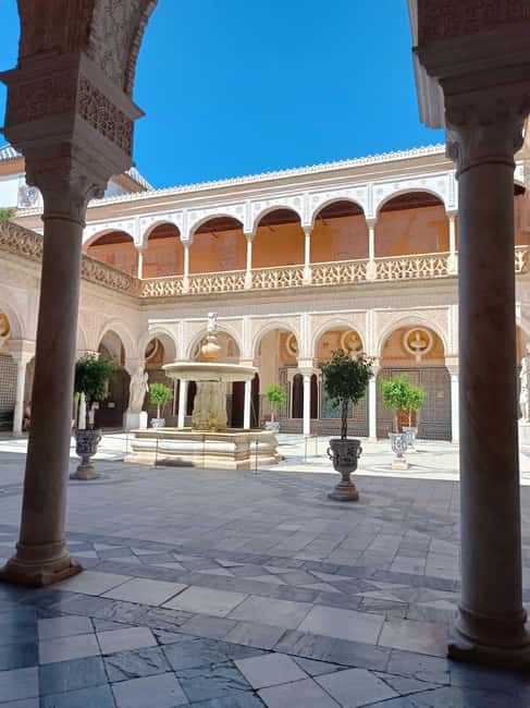 Seville: Guided visit to the Casa de Pilatos with tickets - Exploring the 15th-Century Palace Architecture
