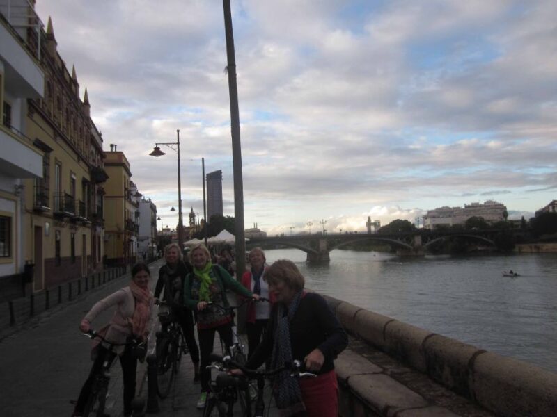 Seville: Highlights City Bike or E-Bike Tour - Key Points