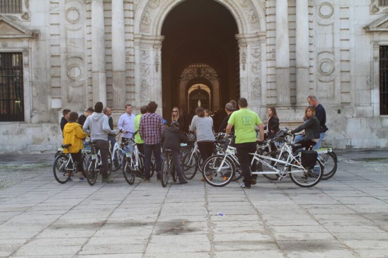 Seville: Historic Center Bike Tour - Key Points