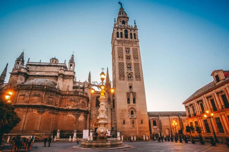 Seville in 1 Day Tour: Historic Center, Monuments, and Jewish Quarter - Key Points