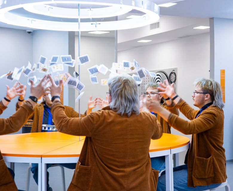 Seville: Museum of Illusions Entry Ticket - The Role of Friendly Staff and Photo Opportunities