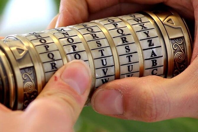 Seville: Outdoor Escape Game - Magic Portal (For Kids) - Starting Point and End Location in Seville