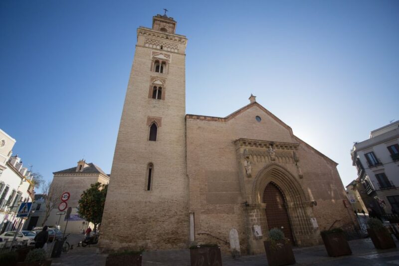 Seville: Palacio de Las Dueñas, La Macarena & Las Setas Tour - Visiting Churches in the Old Town: Santa Marina and San Luis de los Franceses