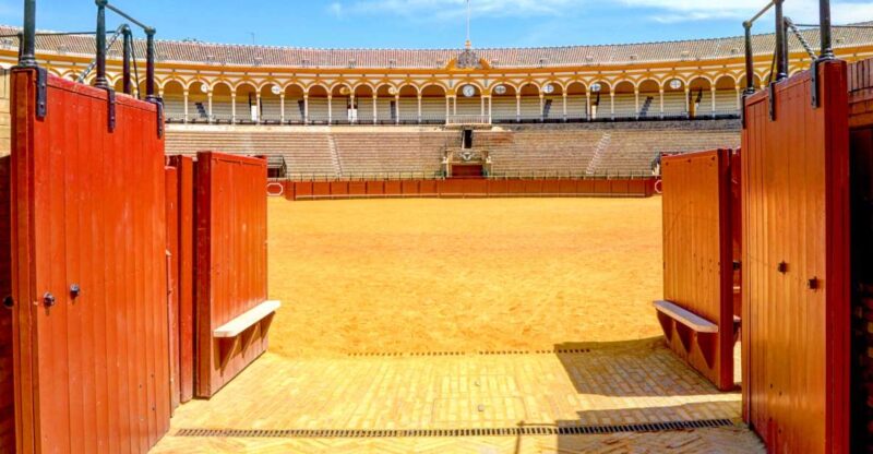Seville: Plaza de Toros and Museum Guided Tour in Spanish - Exploring the Iconic Plaza de Toros de Sevilla