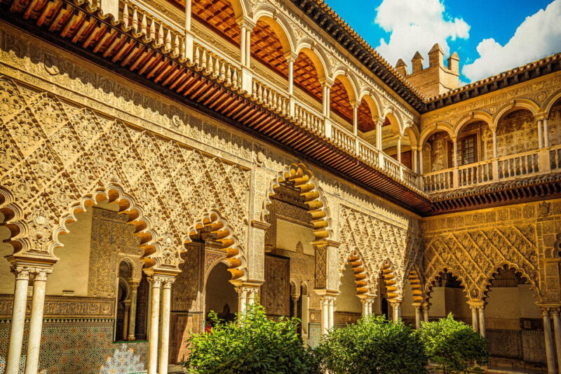 Seville: Priority Access Cathedral, Giralda & Alcázar Tour - Practical Details: Meeting Points and Group Size