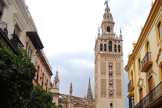 Seville Private Full-Day Tour from Algarve - Iconic Seville: The Giralda Tower and Cathedral
