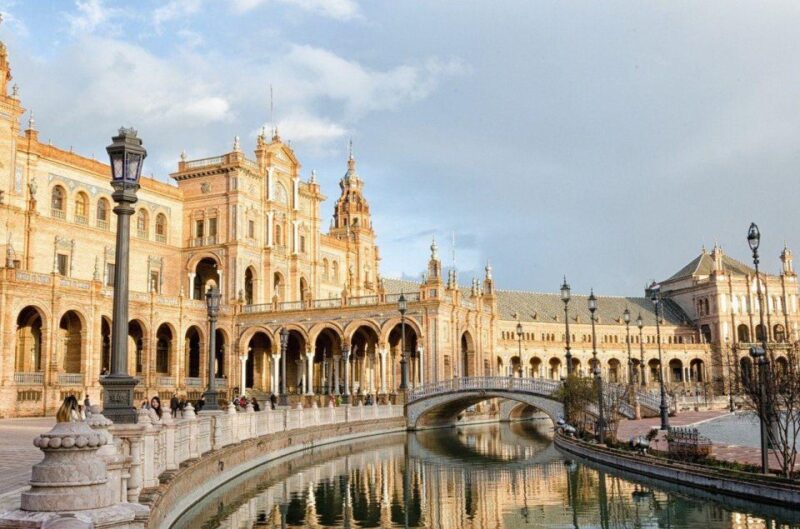 Seville Private Guided Walking Tour - Marveling at the Cathedral and La Giralda