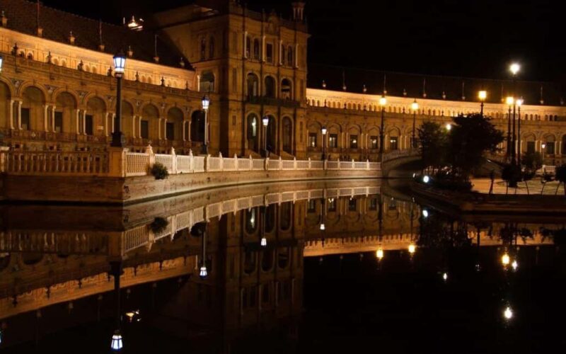 Seville: Private Night Tour - Key Points