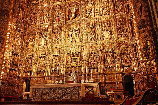 Seville Private Walking Tour with Alcazar & Cathedral Tickets - Discovering the Royal Alcazar Palace and Its Gardens