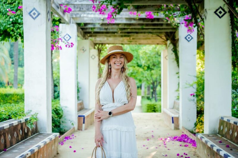 Seville: Professional Photoshoot - Meeting Point and Duration Details