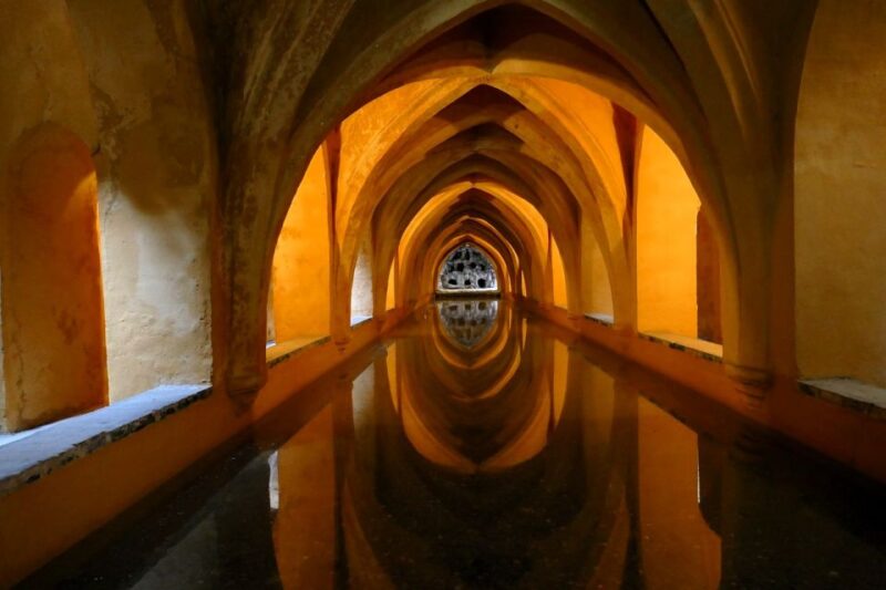Seville: Small-Group Alcázar Guided Tour & Entry Ticket - Exploring the Gardens and Final Stop at Maria Padilla Baths
