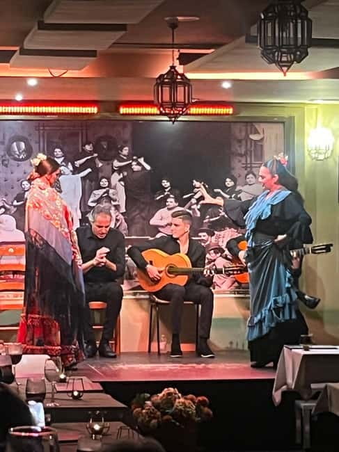 Seville: Tapas and Flamenco Tour with Local Guide - The Guide: Knowledgeable and Passionate