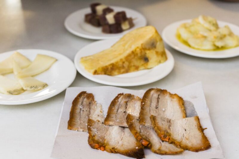 Seville: Tapas Crawl - The Role of Guides in Personalizing the Experience