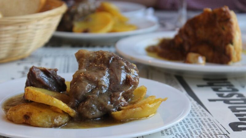 Seville: Tapas Tour Across the River in Triana - Tasting Authentic Spanish Tapas and Wines