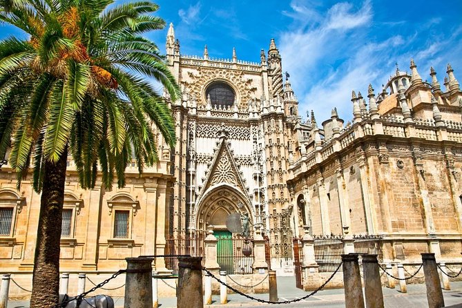 Seville: The Inheritance Exploration Game - Explore Seville’s Old Town Through a Creative Clue Game