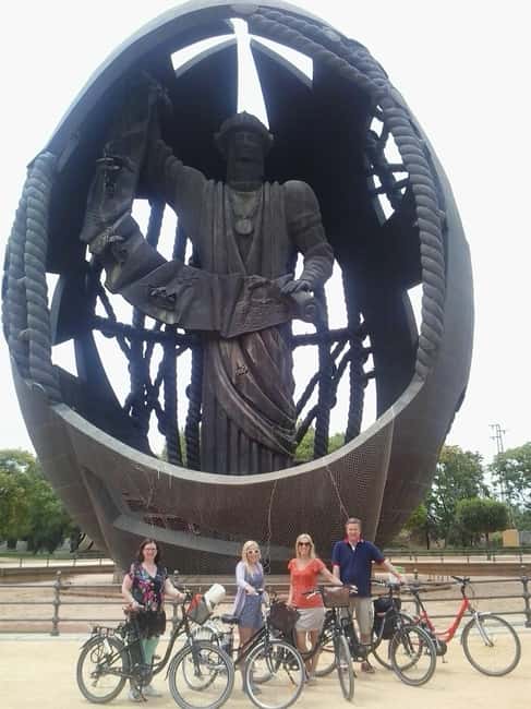 Seville: Urban E-Bike Rental - Riding from the City Center to the Riverside and Parks