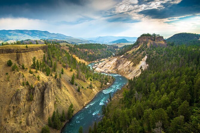 SF to Yellowstone,Grand Teton,Antelope Canyon&Vegas 7-Day Tour - Touring Yellowstone’s Upper and Lower Geyser Basins and Waterfalls