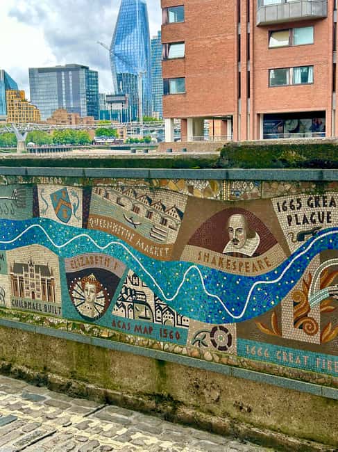 Shakespeare Promenade - The Guide’s Storytelling Style and Highlights