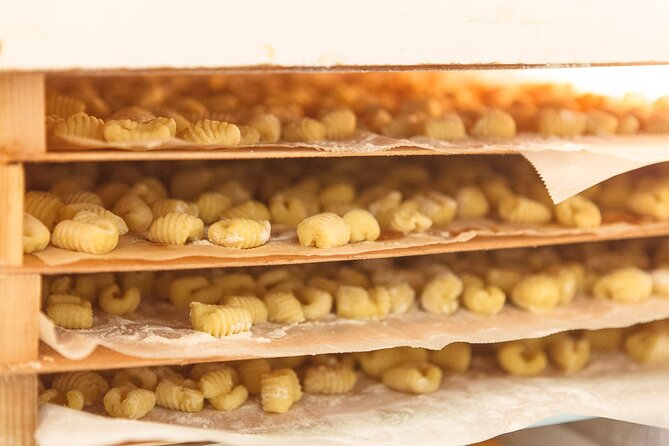 share a traditional meal with licauw - Why This Tour Stands Out From Other Food Experiences