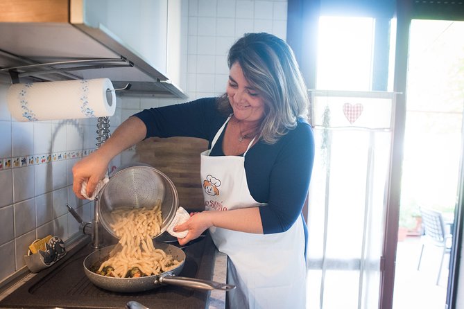 Share Your Pasta Love in a Locals Home in Venice - Pricing and Booking Considerations