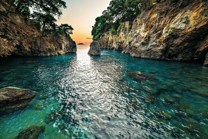 Shared Boat Tour in the Gulf of Poets in La Spezia - Swimming and Snorkeling Around Palmaria Island