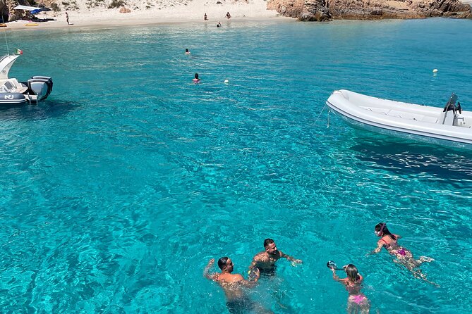 Shared boat tour, with free lunch and drinks - Key Points