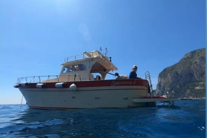 Shared capri tour ,swimming and visit of many caves - Sailing Around Capri and Visiting the Grottos