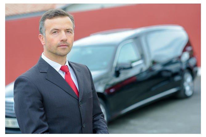 Shared Departure Transfer from your London Hotel to the Airport - Convenient and Affordable Airport Transfer from London Hotels