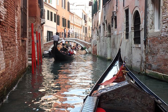 Shared Gondola Ride with Guided Walking Introduction - Discover Venices Charm with a Shared Gondola Ride and Guided Walk